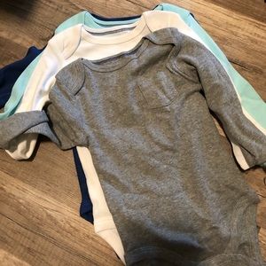 NEW- baby onesie & socks set